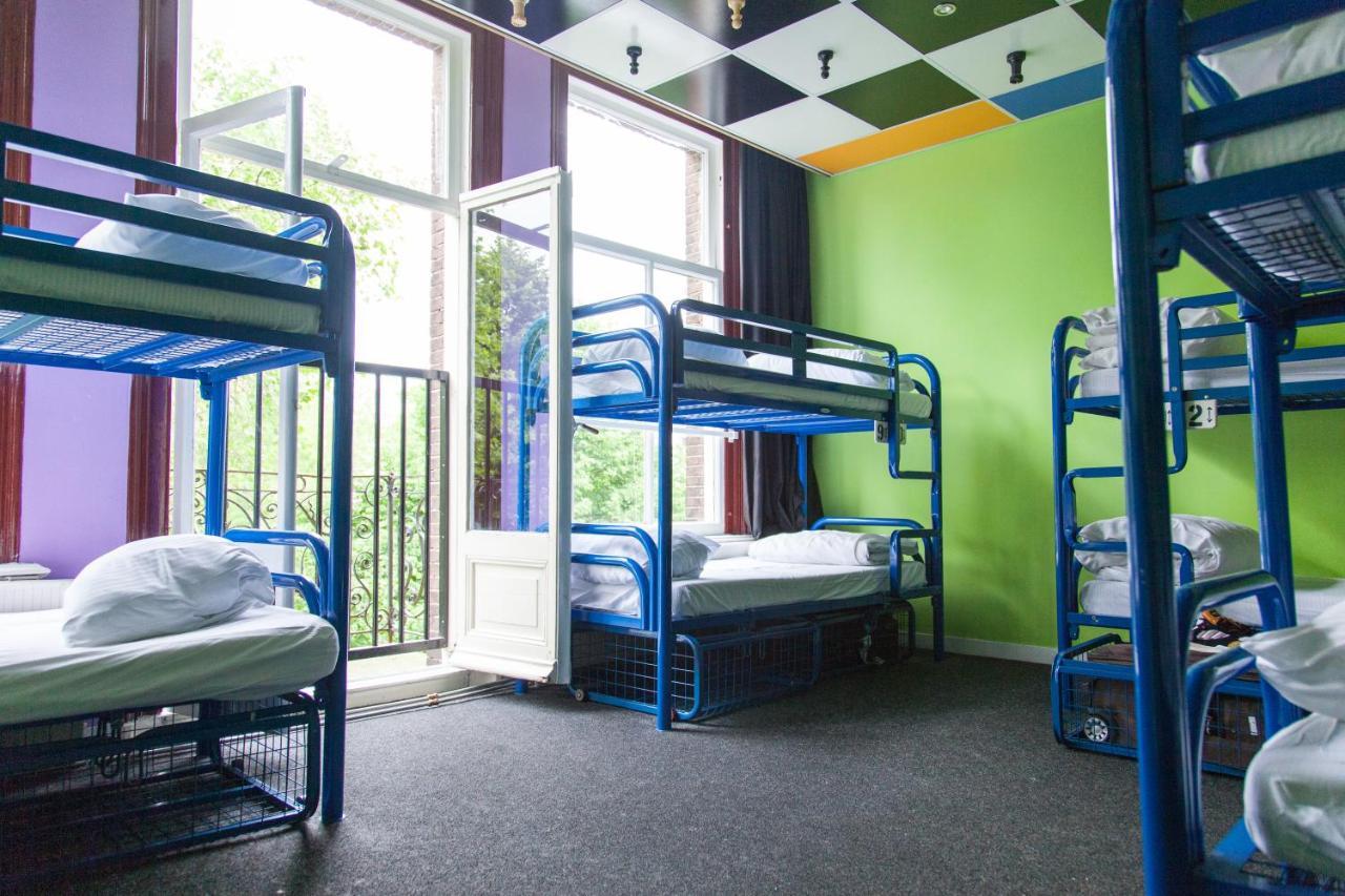 Posto Letto in Dormitorio Misto con 10 Letti