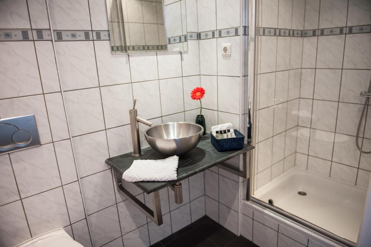 Twin Room Private Bathroom