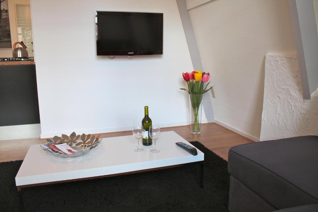 One-Bedroom Apartment,16933727:JPEG