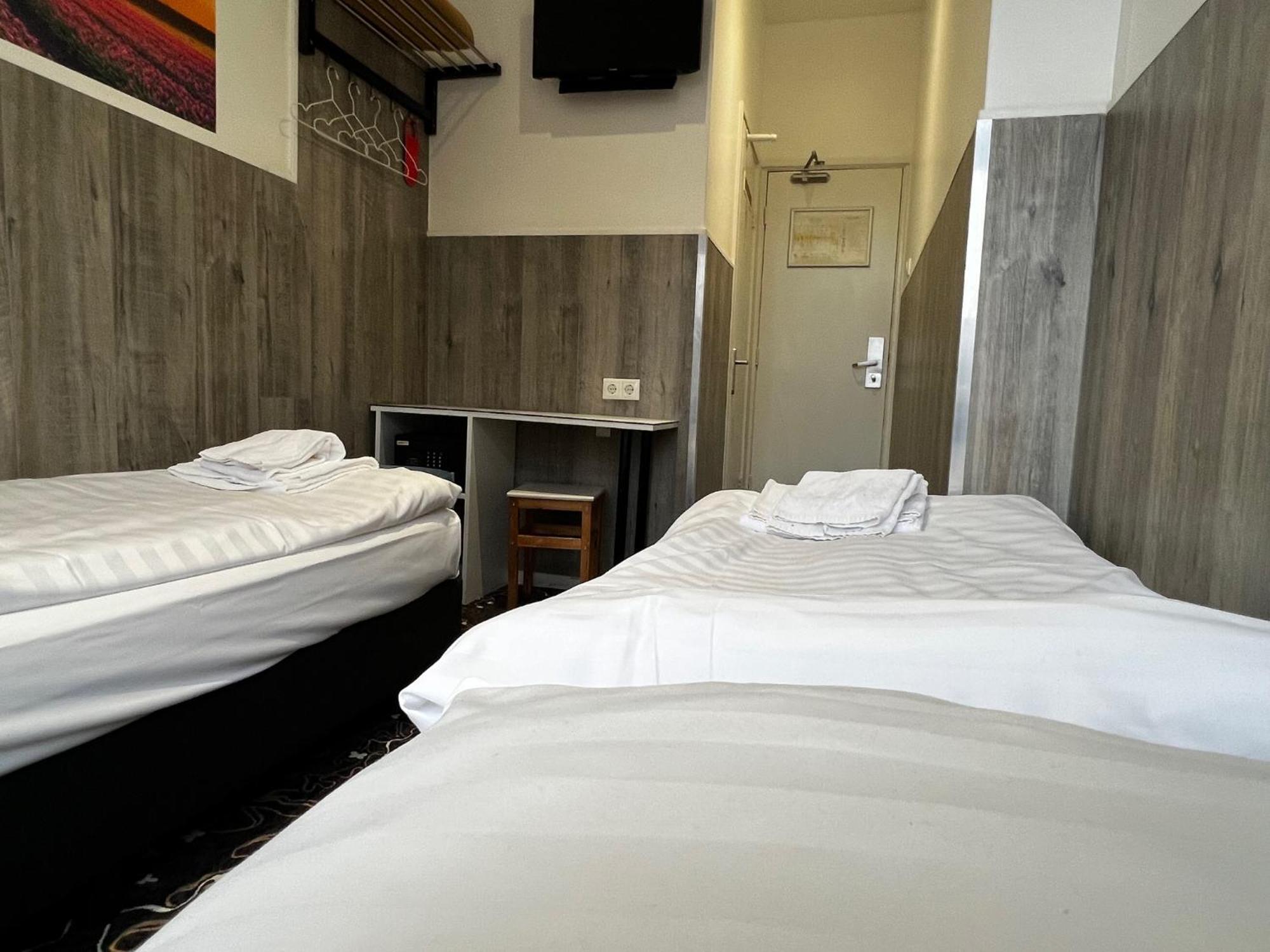 Basic Twin Room