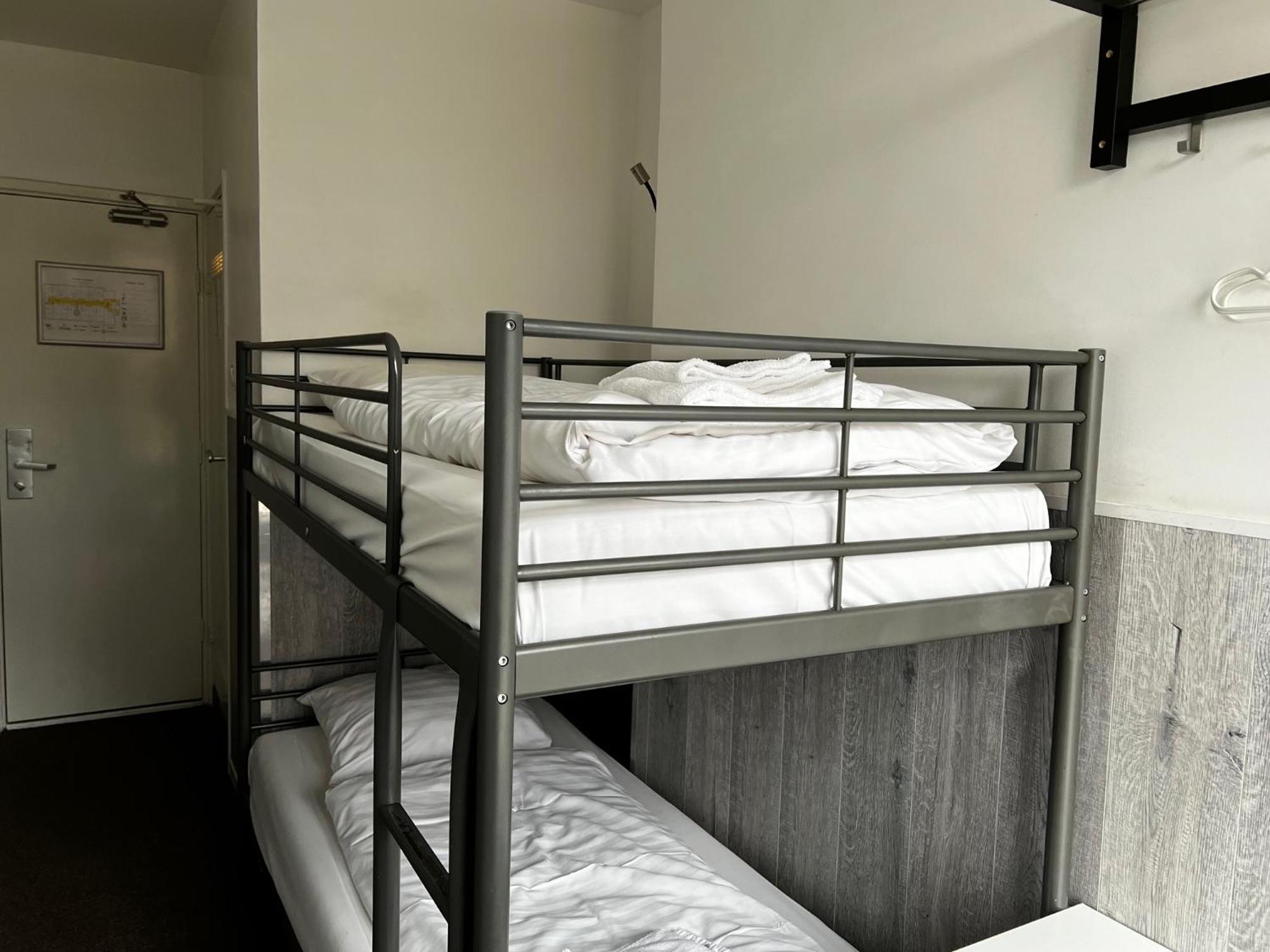 Budget Bunk Bed Room