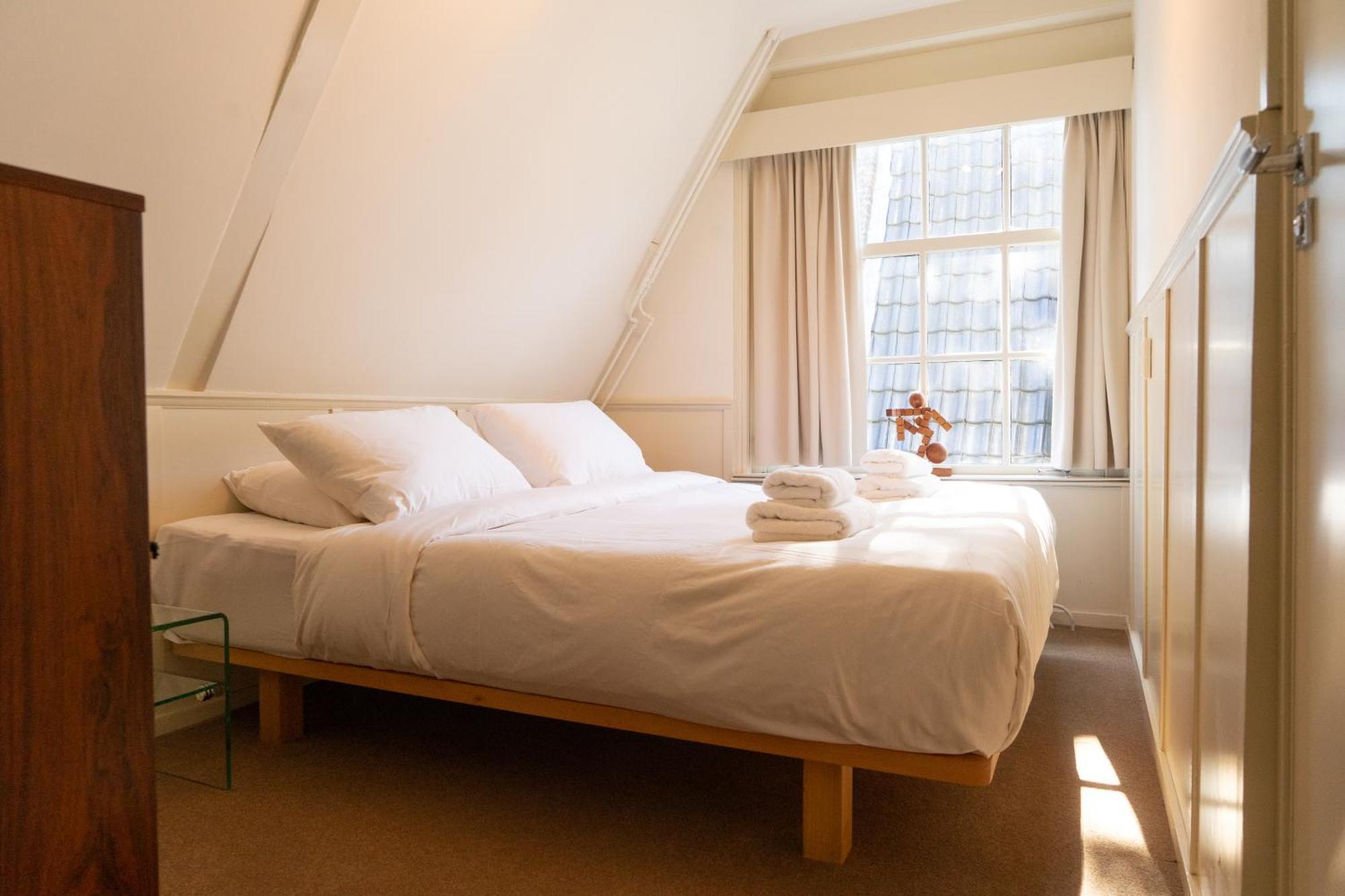 Small Double Room,1541631337:JPEG