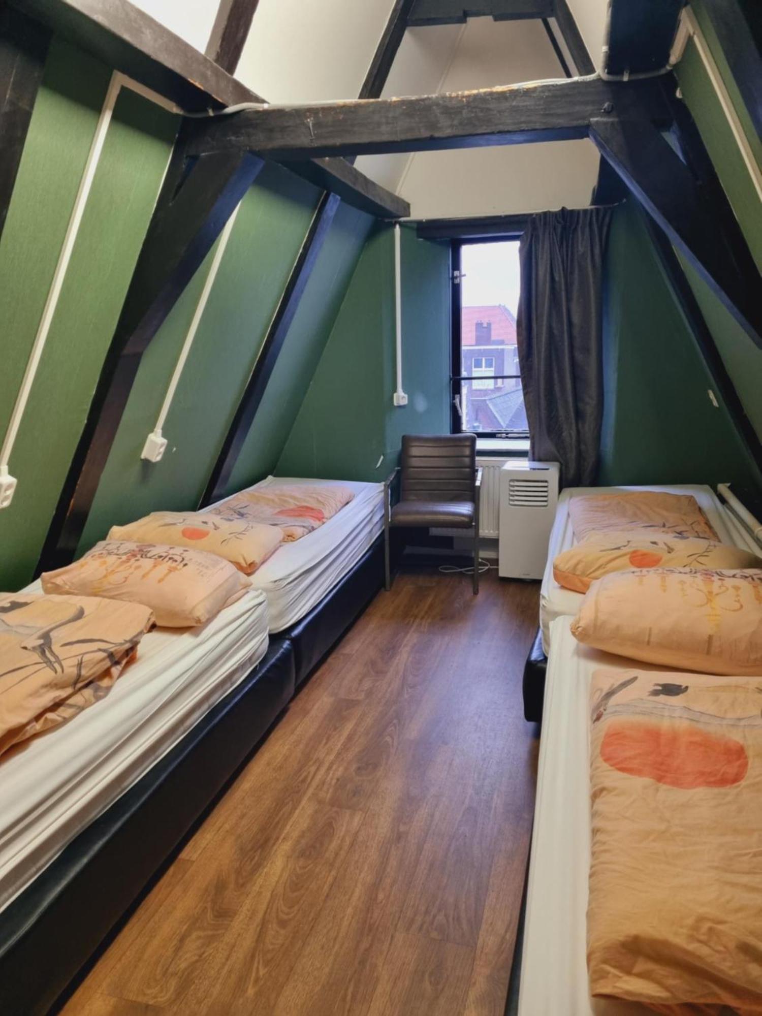 Quadruple Room with Shared Bathroom,1641748521:JPEG
