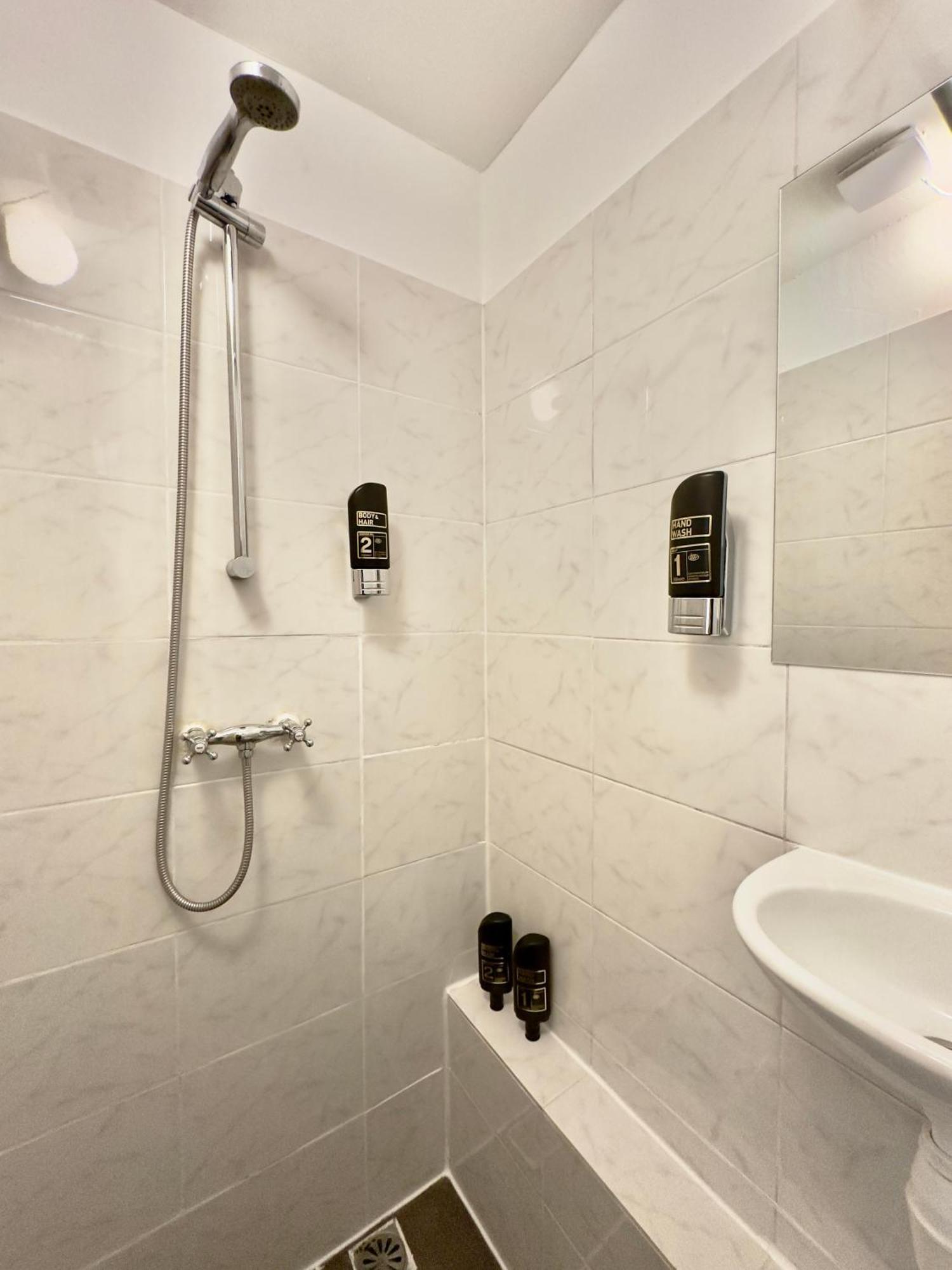 Camera Singola con Bagno Privato