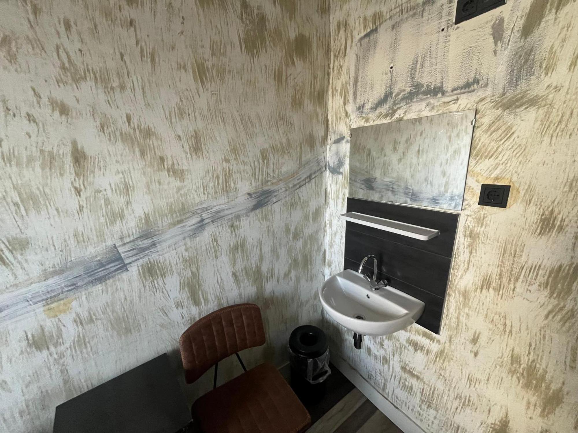 Double Room,1654272486:JPEG