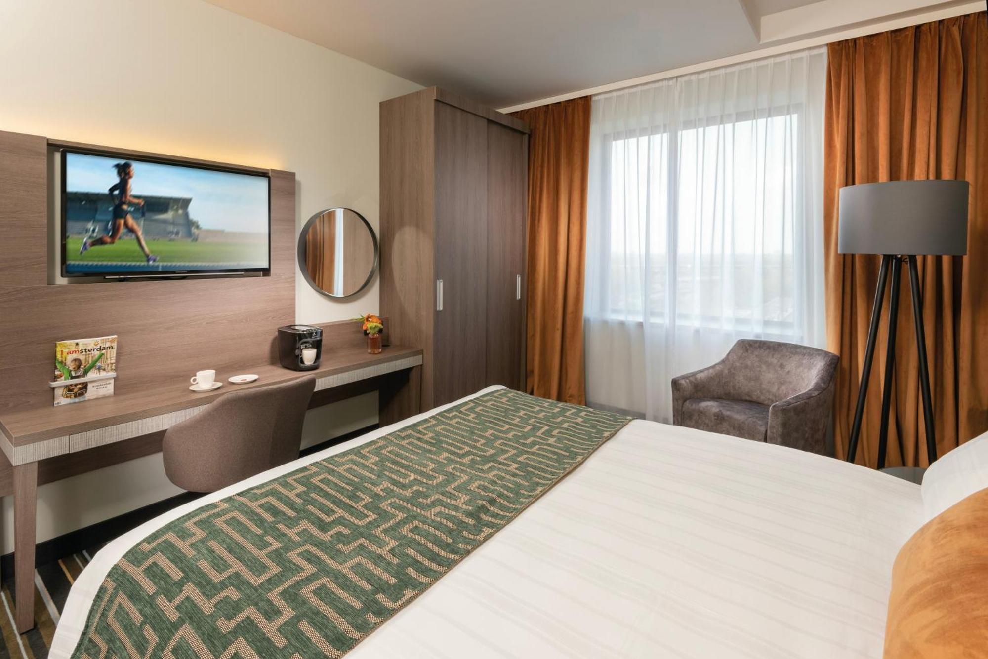 Deluxe Room 1 Queen Bed Upper Floors,1769970572:JPEG