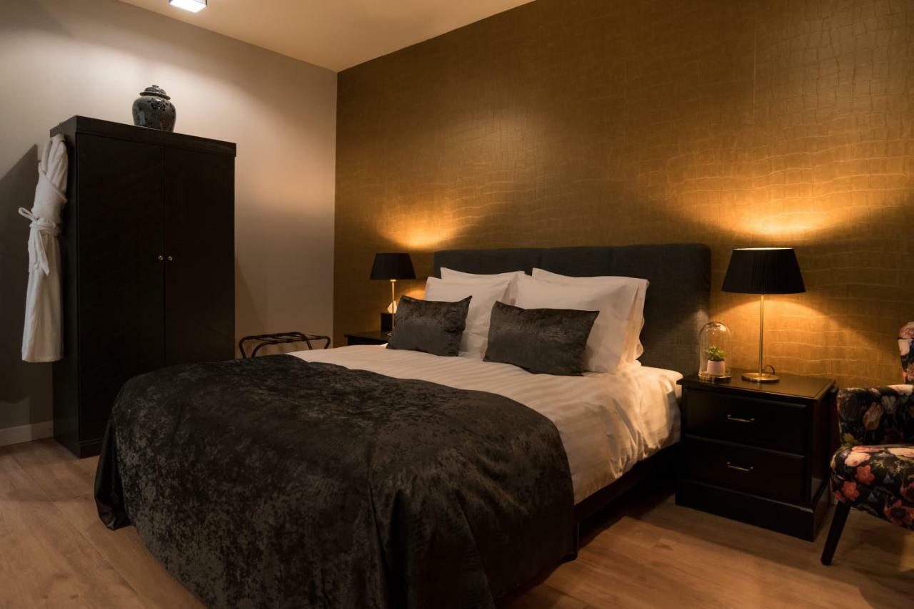 Double or Twin Room Canal View