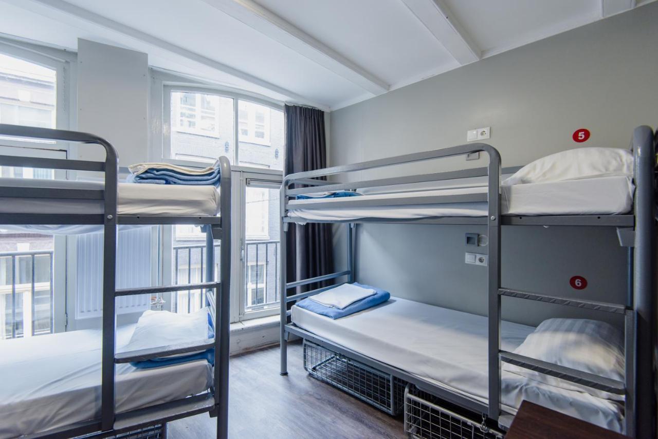 Posto Letto in Dormitorio Misto con 8 Letti