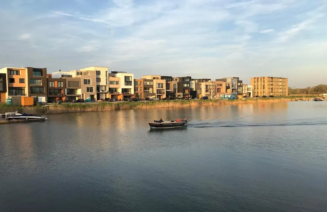 Waterfront Studio-1