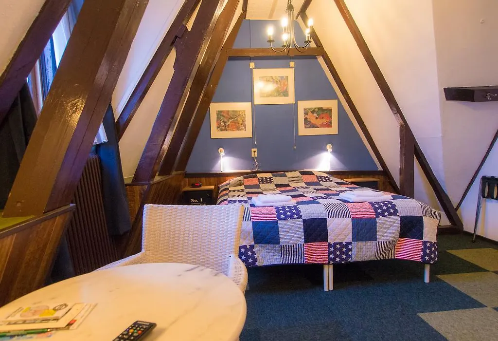 Hotel Adolesce-1
