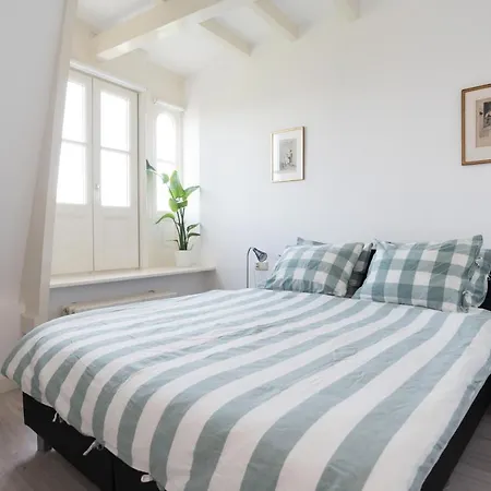 Central Rooftop Terrace Guest Suite-2