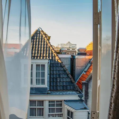 Ambassade Hotel-2