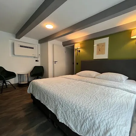 Central Guest Rooms-3