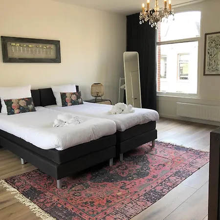 Nine-T-Teen Bed And Boutique-2