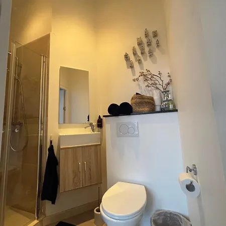 Lovely Small Apartment In 'De Pijp'-3