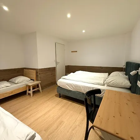 Hotel The Globe-3