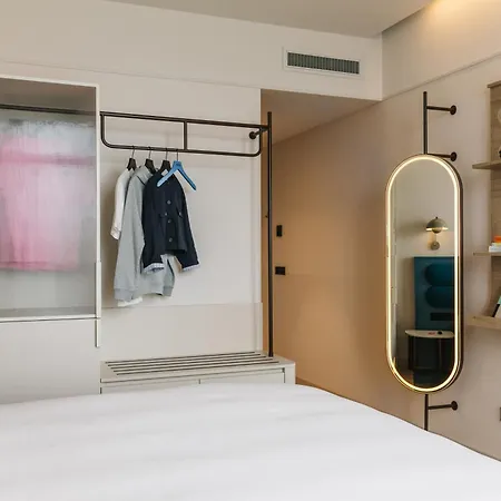 The Social Hub Amsterdam City Extended Stay-3