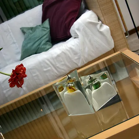 Apostrophe B&B-3