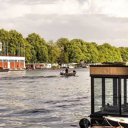 Houseboat Amsterdam - Room With A View-3