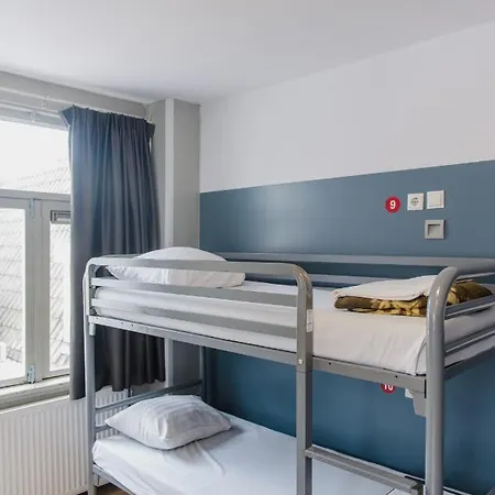 Hostel Warmoes Amsterdam-3